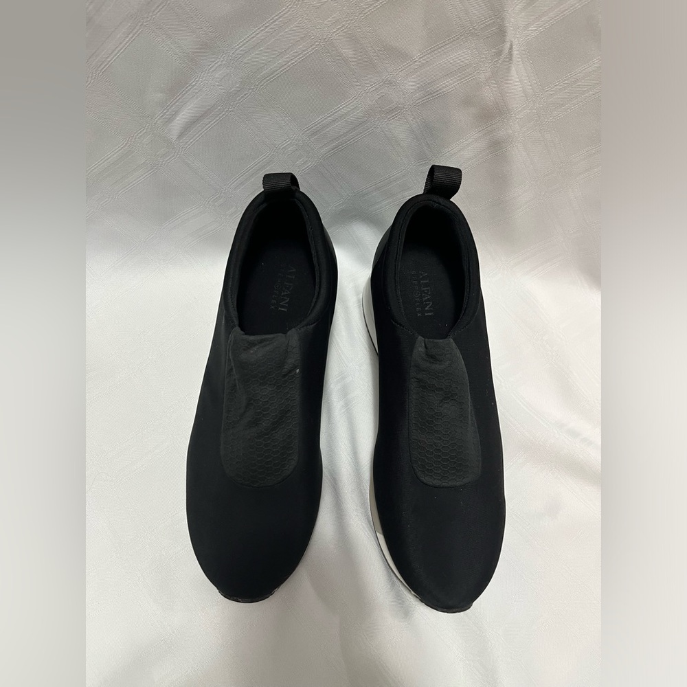 9.5 Alfani Walking Shoe - Picture 4 of 9
